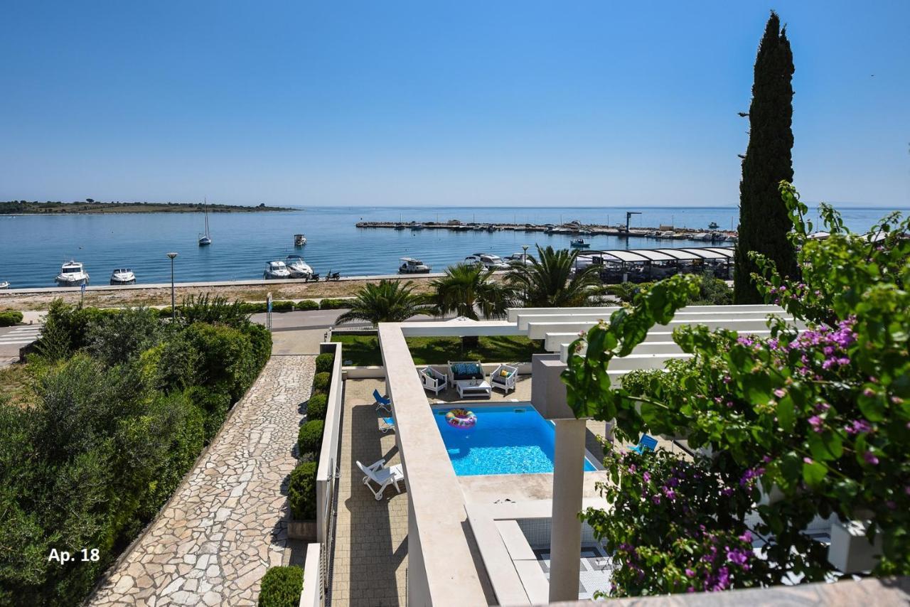 Apartments Bella Sky Novalja Exterior photo