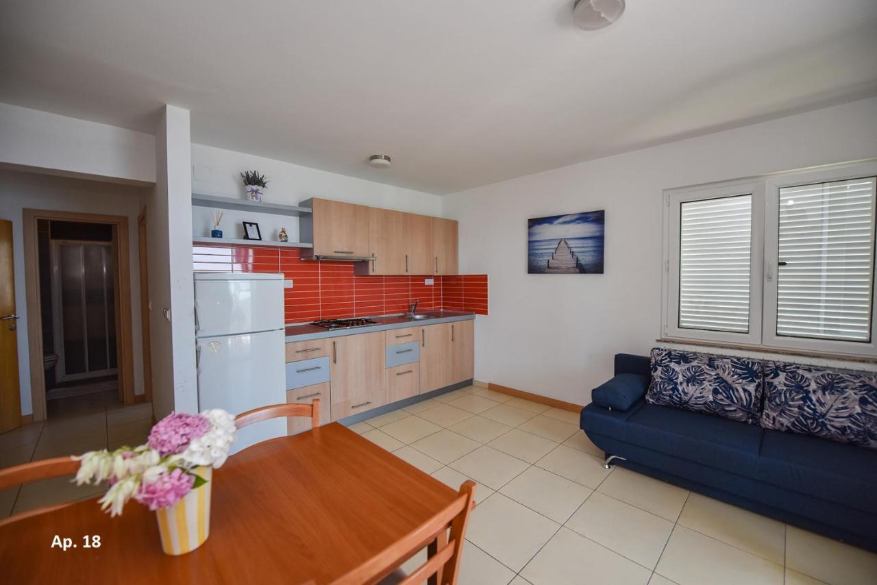 Apartments Bella Sky Novalja Exterior photo