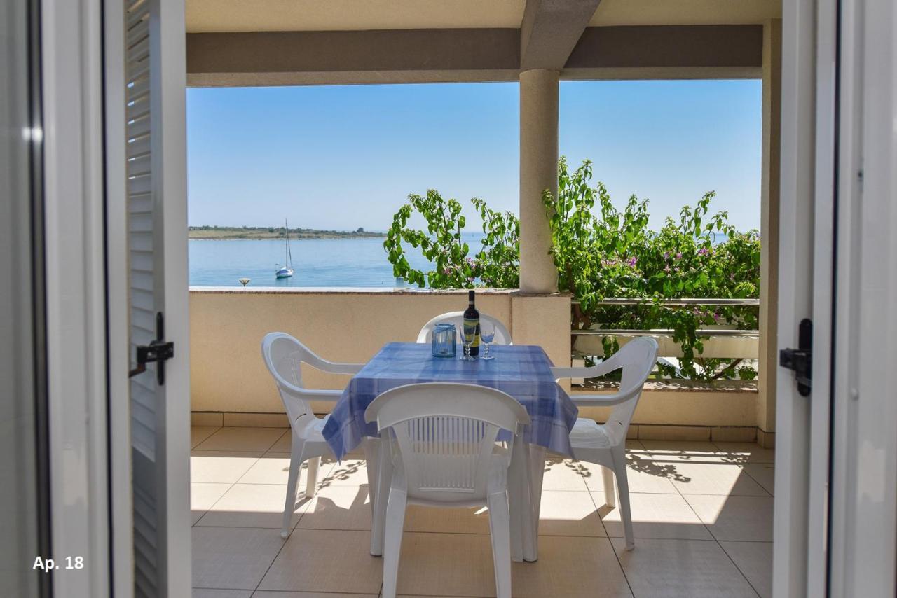 Apartments Bella Sky Novalja Exterior photo