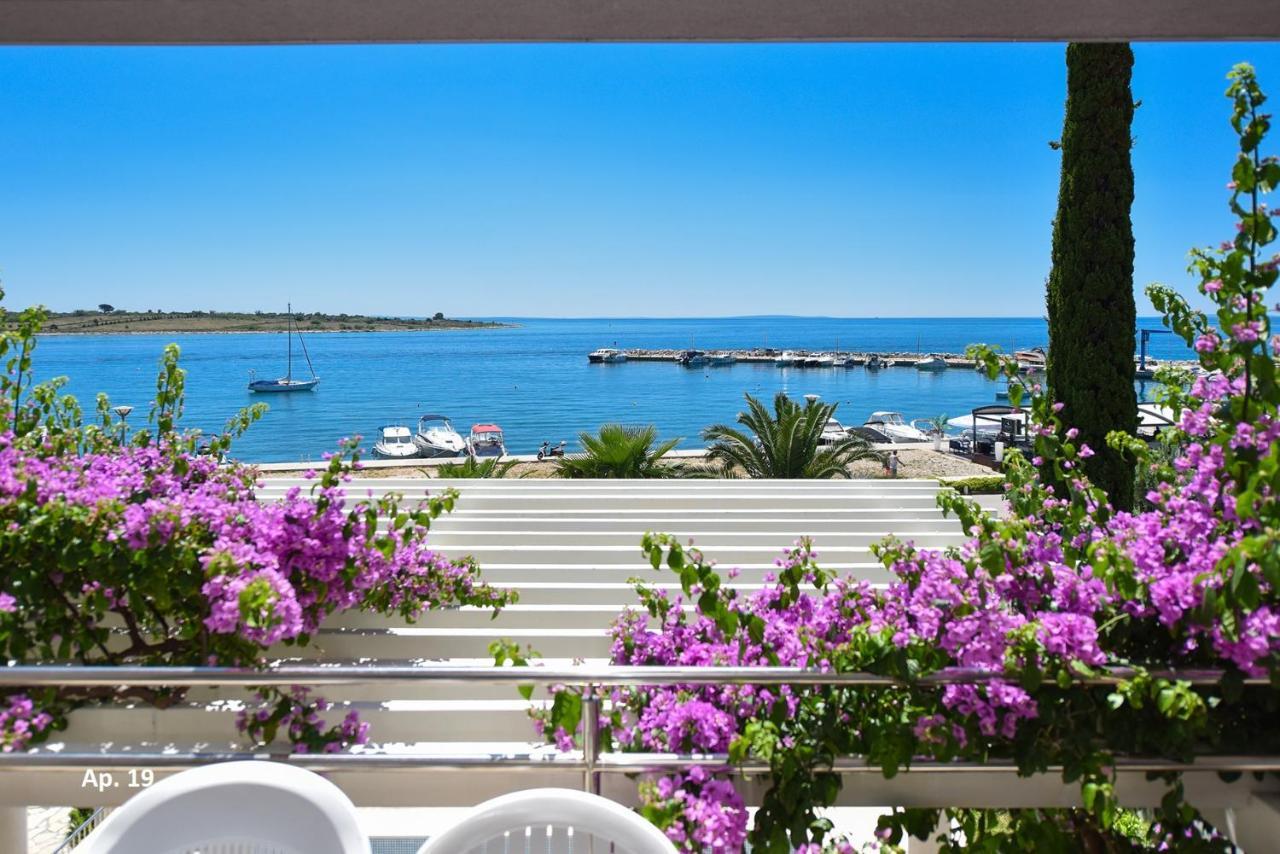 Apartments Bella Sky Novalja Exterior photo